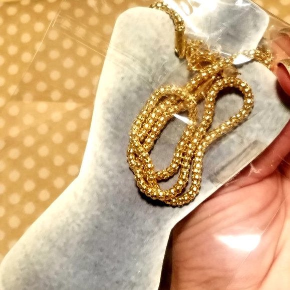 NWT Faux Diamond Logo Necklace & Earrings Set - GOLD COLOR - Picture 6 of 10